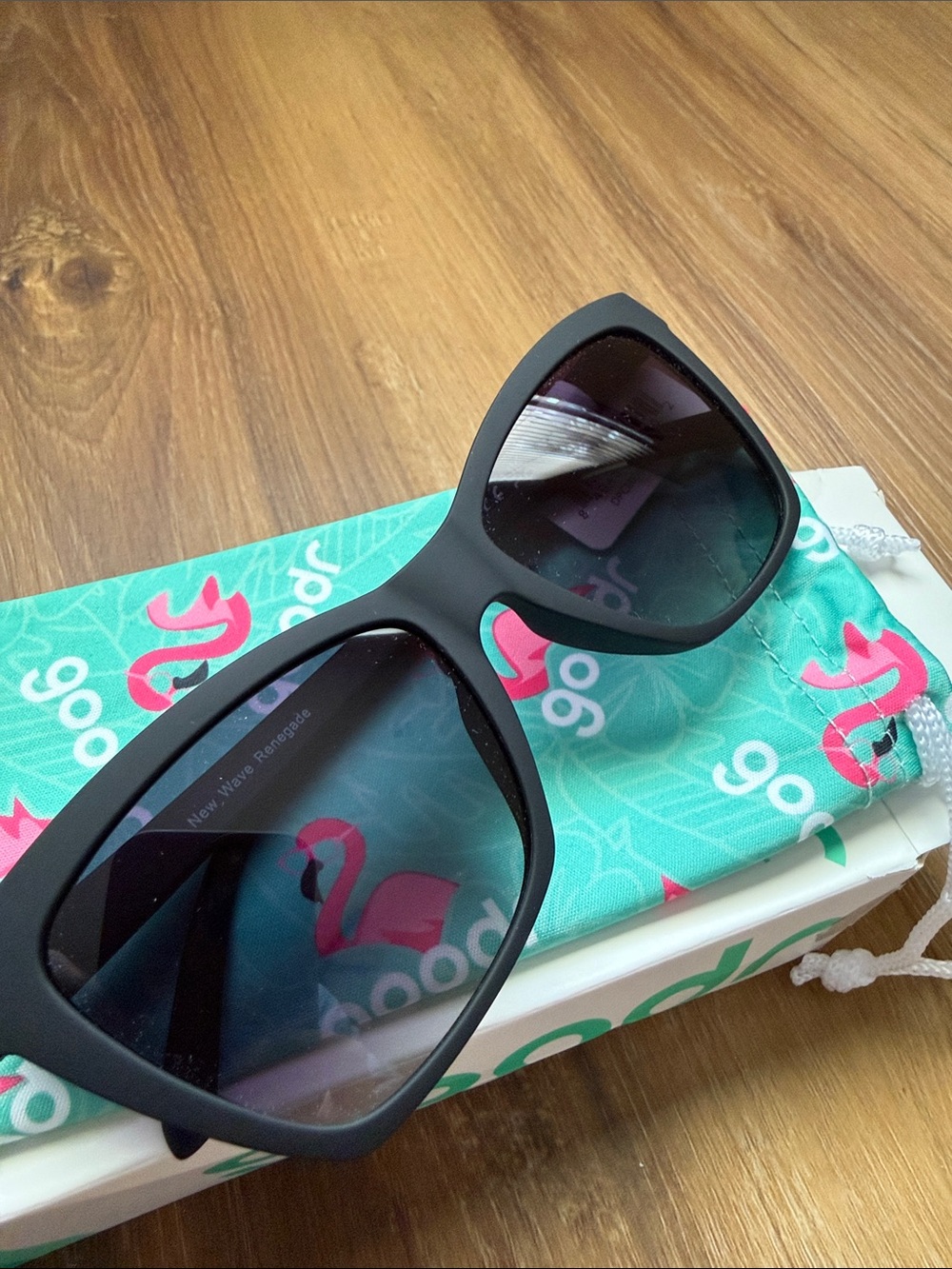 NEW Goodr New Wave Renegade Black Sunglasses for Women - Picture 5 of 7